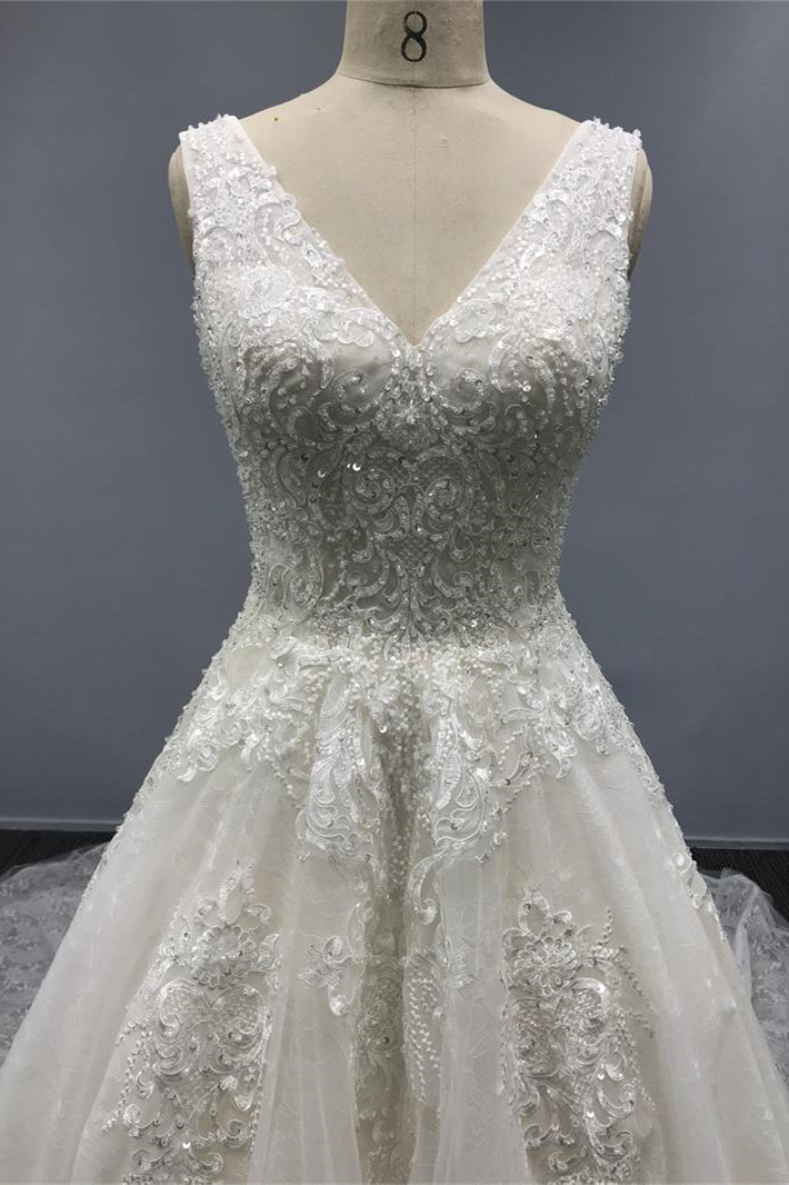 White A Line Sleeveless Tulle Sweetheart Wedding Dress with Appliques and Sequins for Court