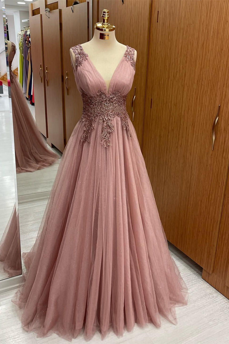 Dusty Pink Sleeveless Long Prom Dress With Tulle Appliques and V-Neck