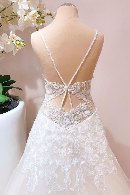 Romantic A-line Wedding Dress with Spaghetti Straps and Appliques Lace Tulle