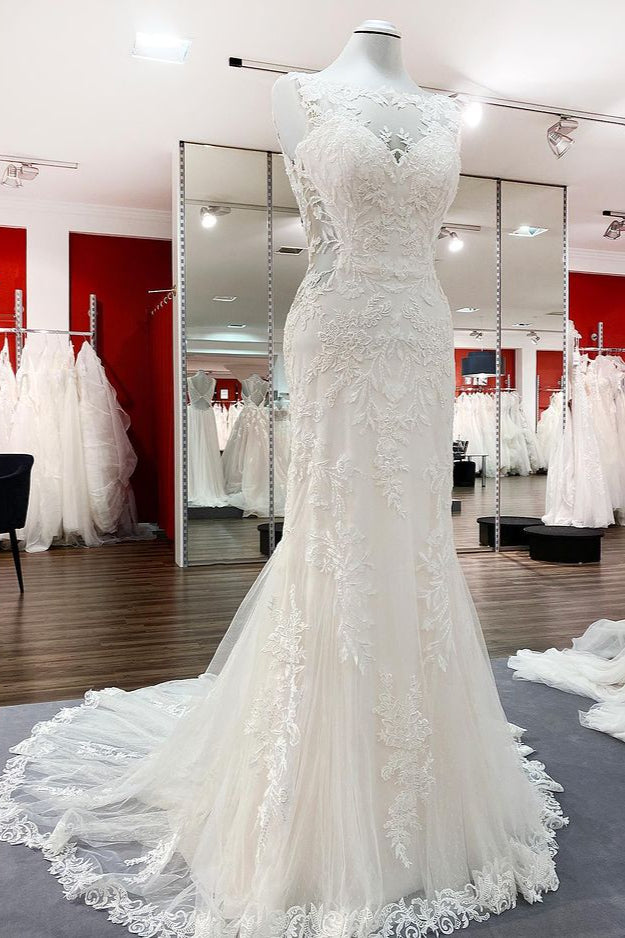 Elegant White Long Mermaid Wedding Dress with Tulle Lace