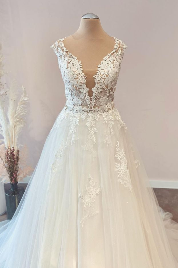 Sweetheart Floral Lace A-Line Wedding Dress with Tulle Ruffles