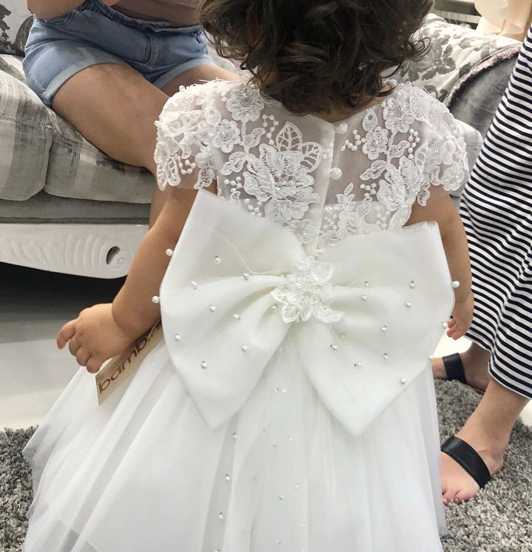 Cute A-line Bateau Flower Girl Dress with Bowknot Pearls Appliques