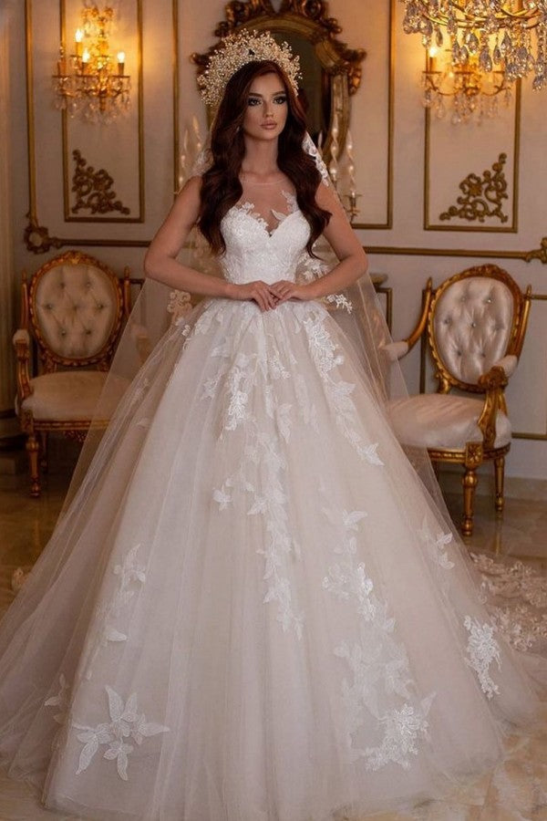 Stunning A-Line Bateau Tulle Floor-length Wedding Dress with Appliques Lace