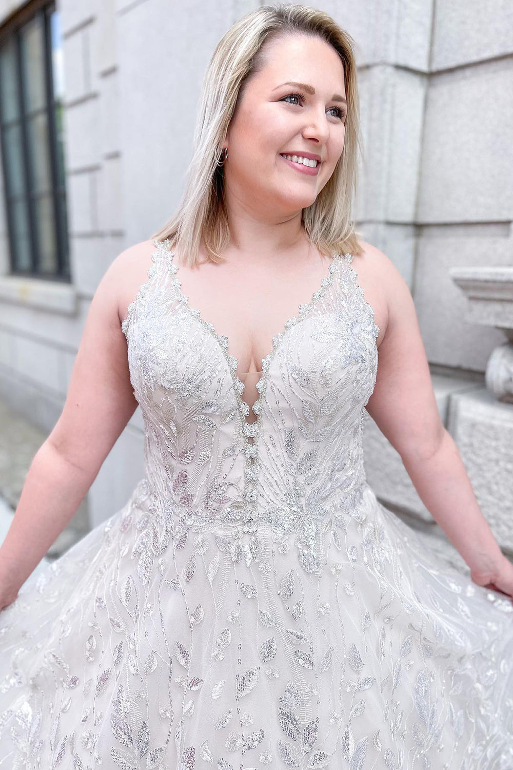 Gorgeous Lace Sweetheart Wedding Dress with Appliques and Wide Straps