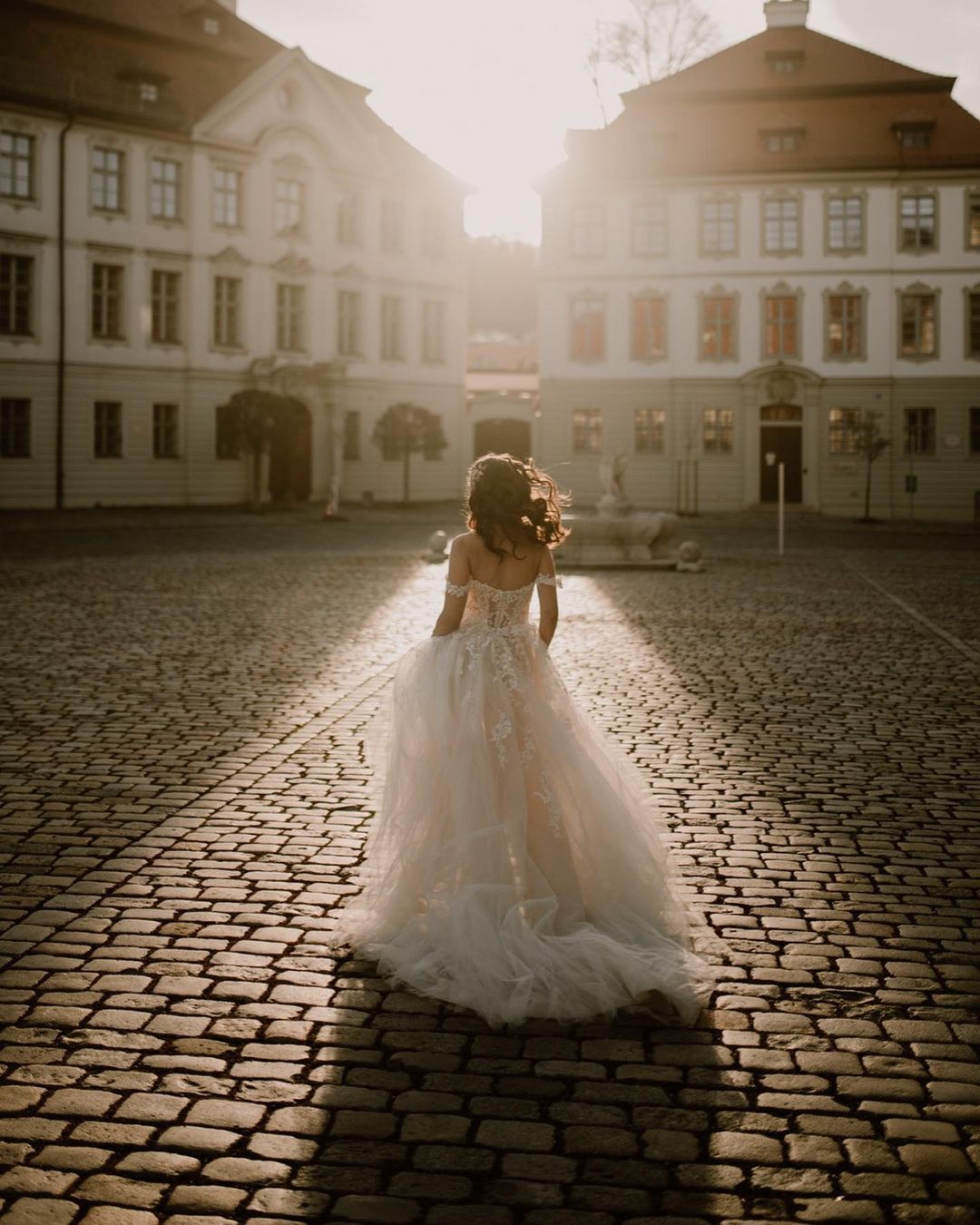 Elegant Long A-line Off-the-Shoulder Lace Tulle Wedding Dress