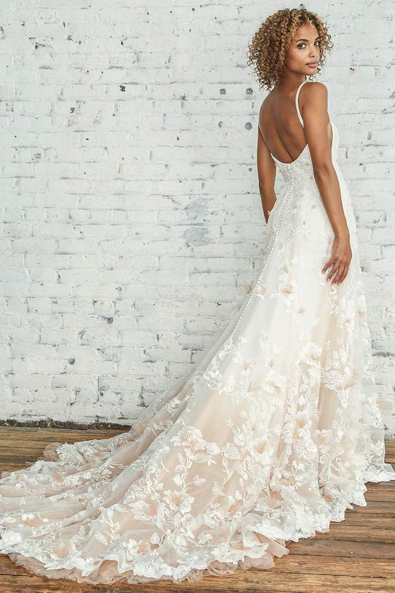 Gorgeous Lace Appliques Spaghetti-Straps Wedding Dress Sleeveless Online