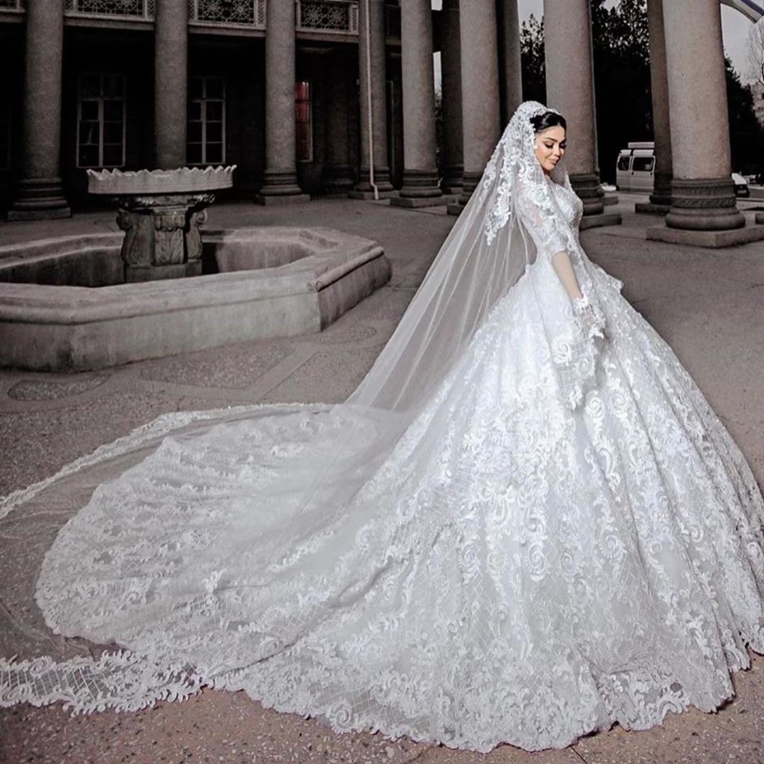 Princess Long Wedding Dress With Sleeves and Beads Appliques Tulle