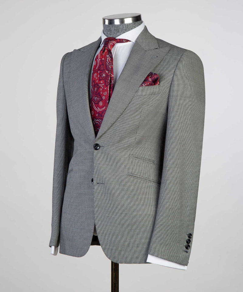 Eugene Latest Design Gray Peaked Lapel 3-Piece Men's Suits