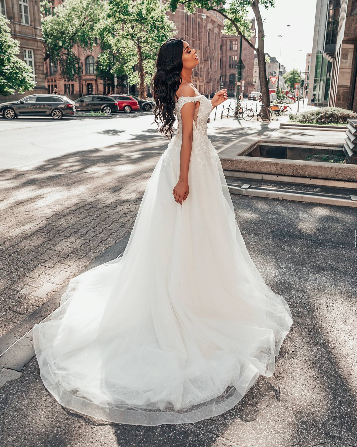 Look Stunning in Amazing Deep V-neck A-Line Floor-length Wedding Dress With Tulle Floral Lace