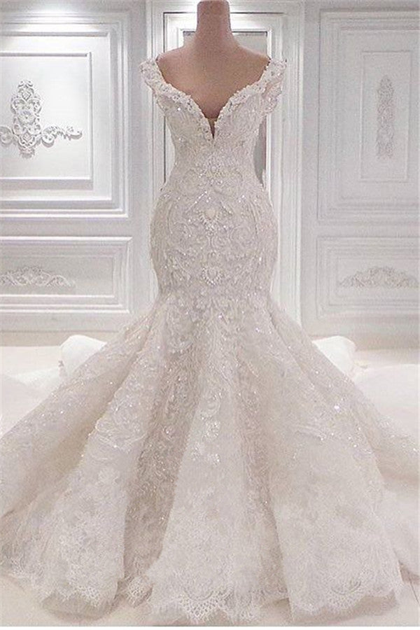 Gorgeous V-neck Ruffles Mermaid Wedding Dress With Appliques Lace