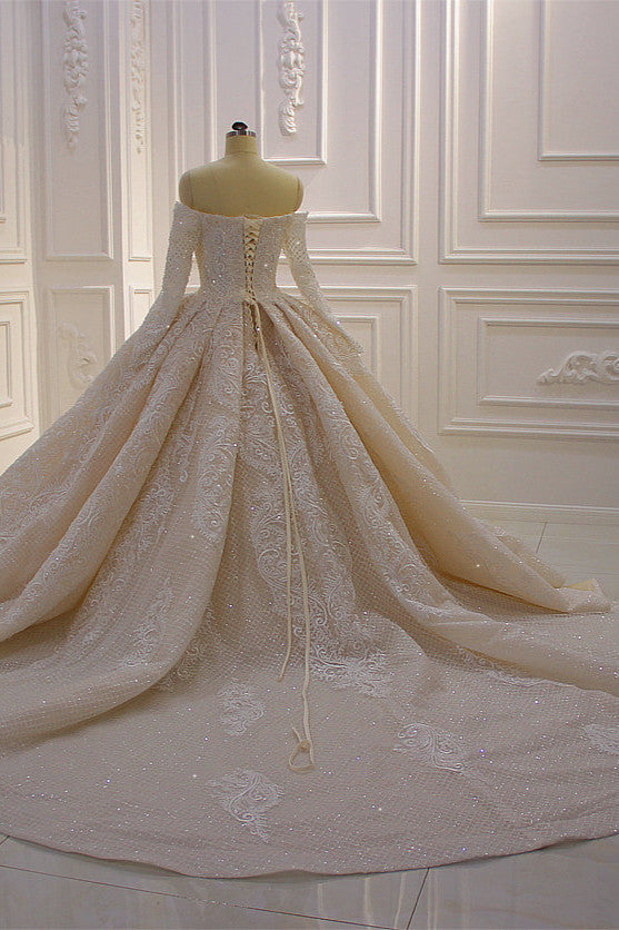 Gorgeous Long Sleeves Ball Gown Wedding Dress With Appliques Lace