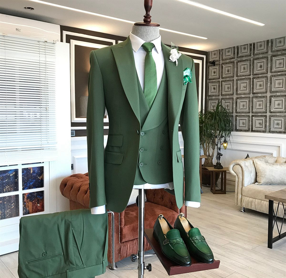 The Perfect Party Look - Classic Green Three Piece Casual Man Suits With Peaked Lapel