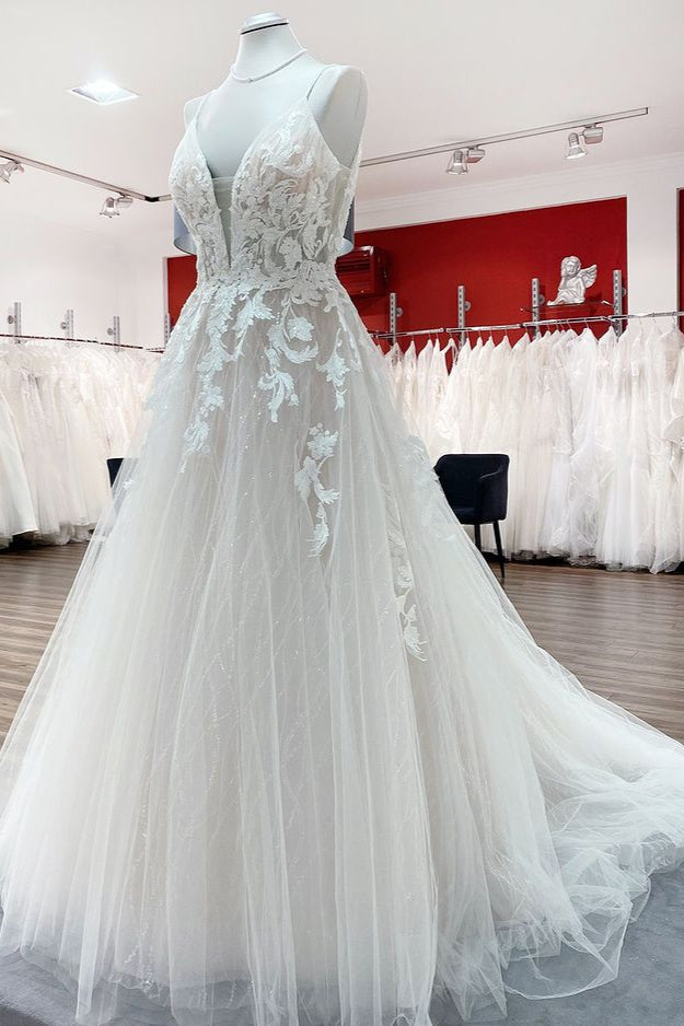 Luxury Tulle V-Neck Wedding Dress with Sequins Lace Appliques