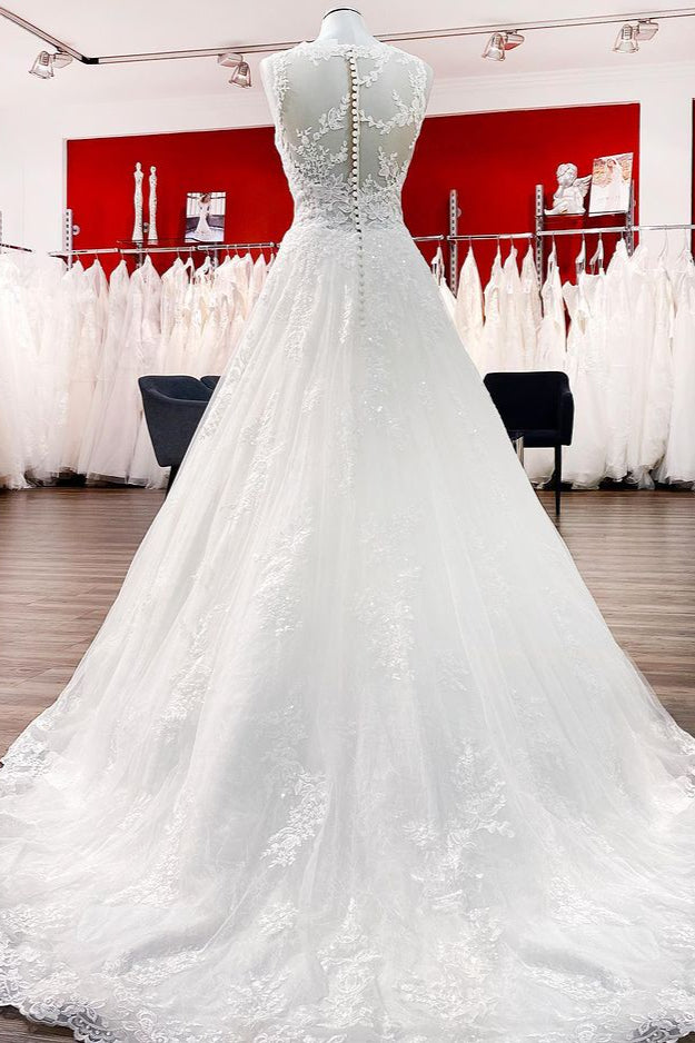 Graceful A-line Jewel Tulle Wedding Dress with Lace Appliques