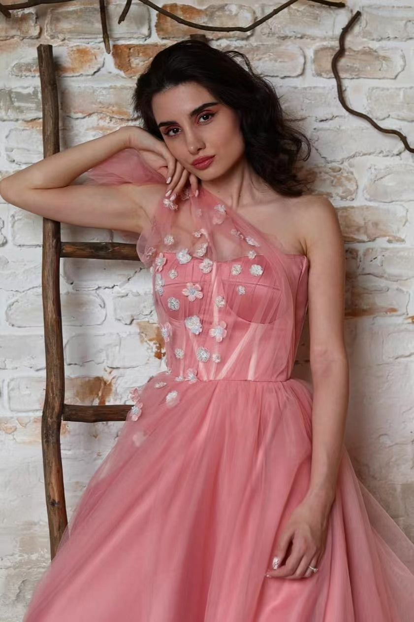 Amazing One-Shoulder Prom Dress with Tulle and Appliques