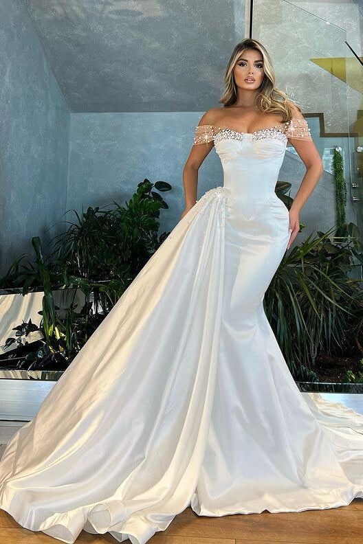 Elegant White Mermaid Wedding Dress with Ruffle and Pearls