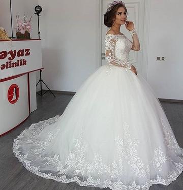 Beautiful Long Sleeves Off-the-Shoulder Ball Gown Wedding Dress with Appliques Lace