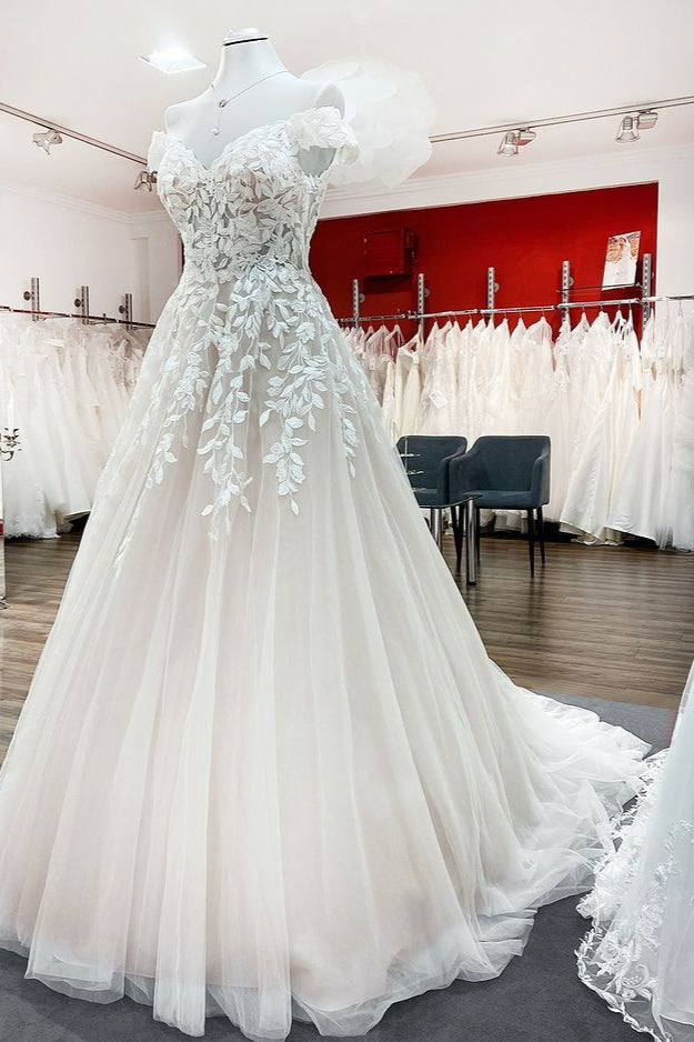 Gorgeous A-line Off-the-shoulder Wedding Dress With Tulle Lace Ruffles