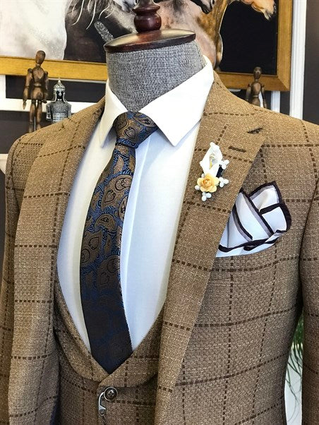 New Arrival Brown Plaid Peaked Lapel Three Pieces Busibess Suit for Archibald