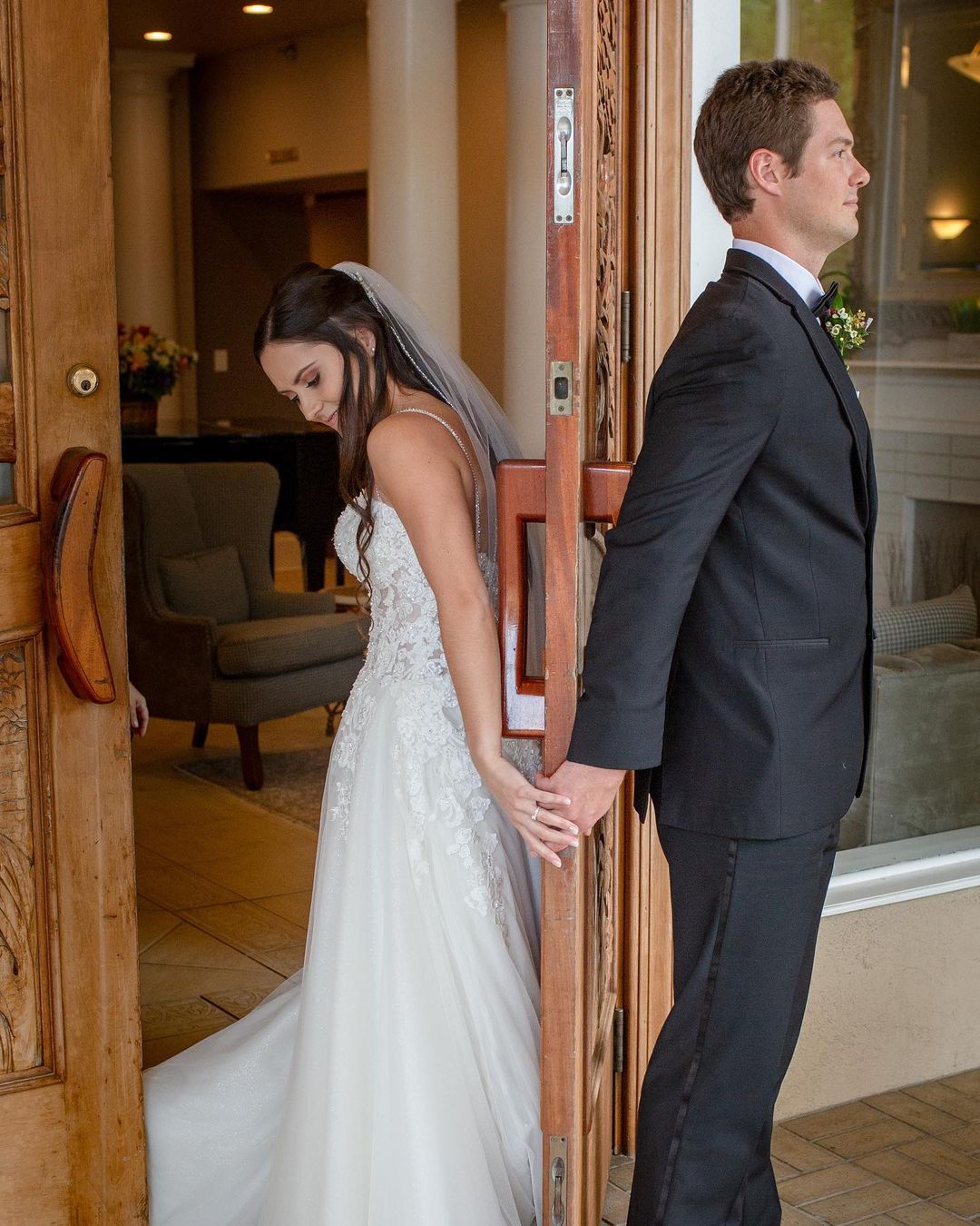 Classy A-line Sweetheart Spaghetti-Straps Wedding Dress with Lace Tulle